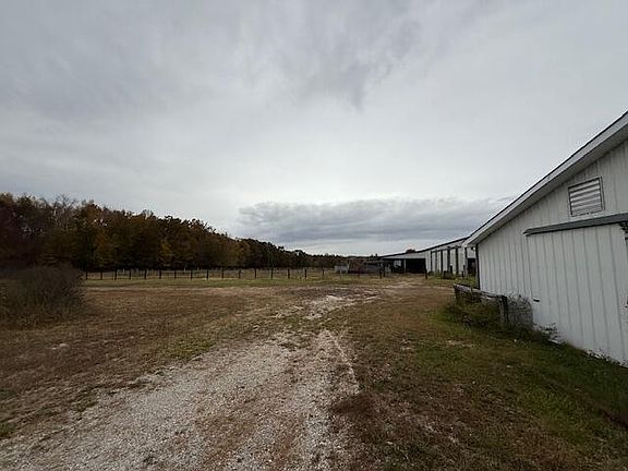 5th image of 760 Long Branch Rd