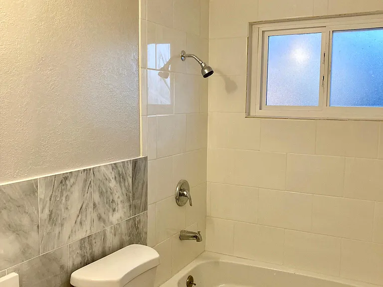 2705 Dakota St NE — Photo 15