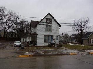 180 N Hickory St, Platteville, WI 53818