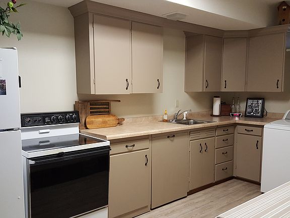 laundry/ lower level kitchen