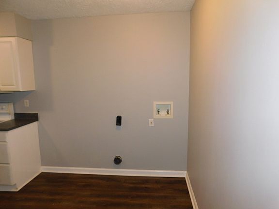 4th image of 7366 Brentwood Dr APT B