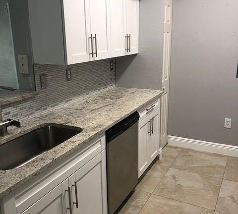 5th image of 200 SW 117th Ter #10205