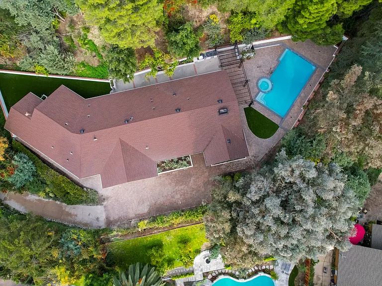 4732 Del Moreno Dr — Photo 90