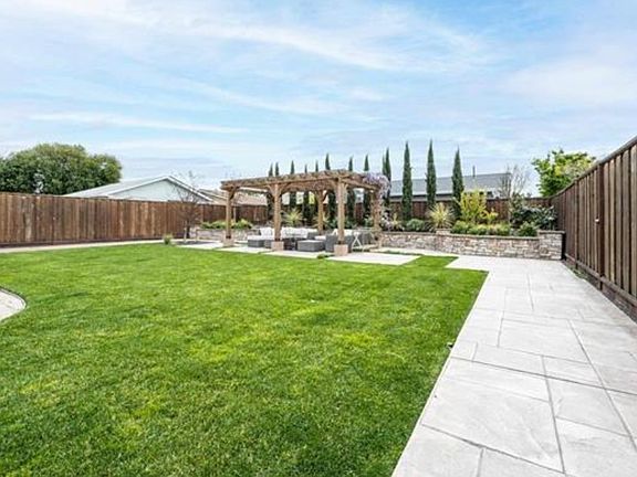 3rd image of 1338 Thais Ln