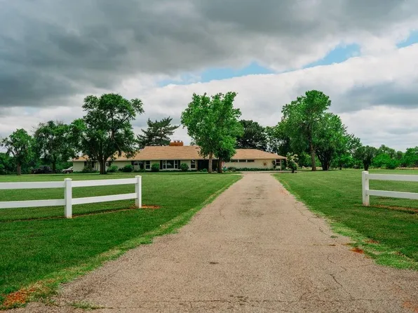 702 E 3rd St, Elk City, OK 73644