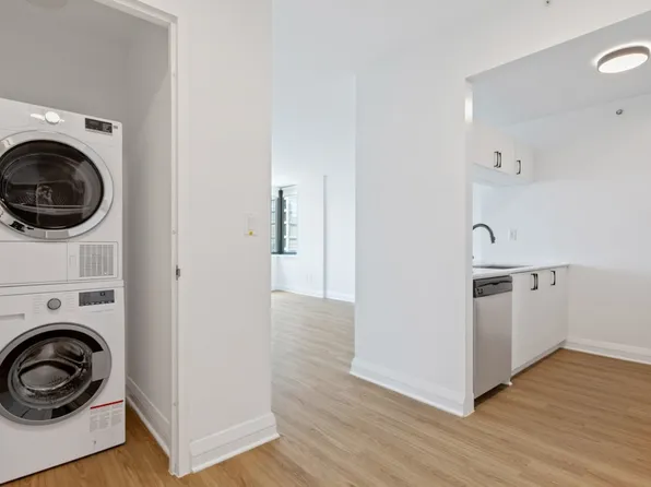 800 6th Avenue image 2 of 24