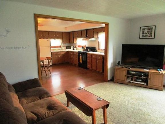 4th image of W1873 Hofa Park Dr