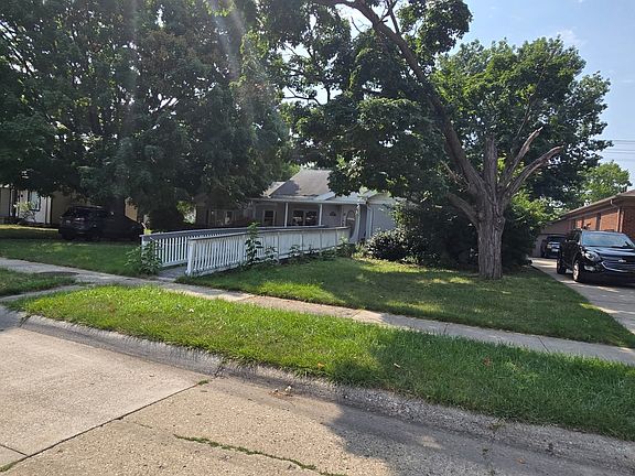 3rd image of 20840 Sunnydale St