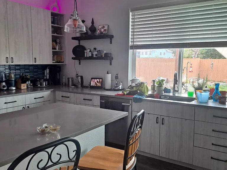 909 Russell St — Photo 8