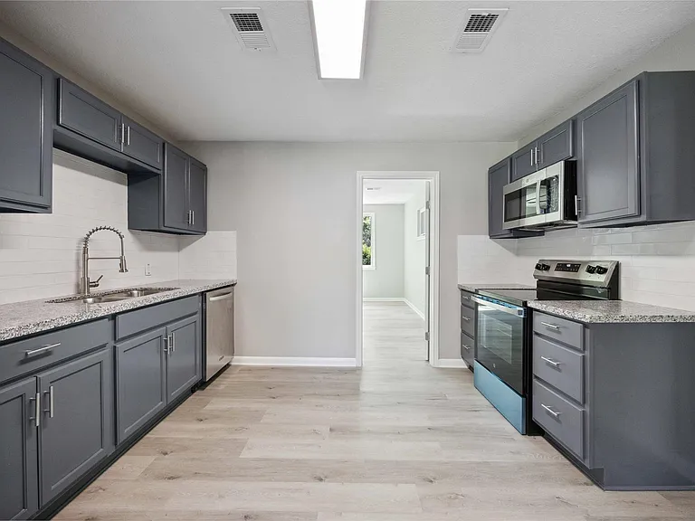 5206 Willow Glen Dr — Photo 6