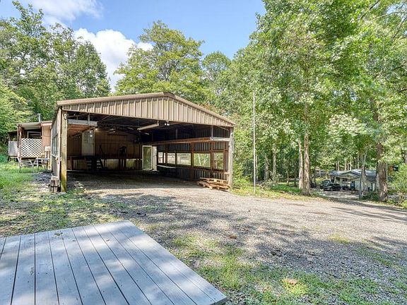 3rd image of 338 Gander Gap Rd