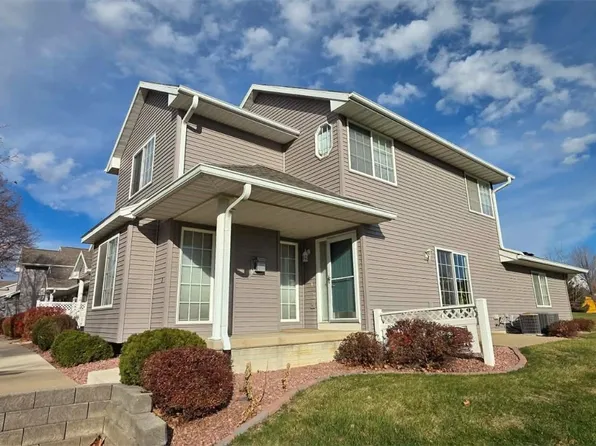 935 74th St NE Unit 1, Cedar Rapids, IA 52402