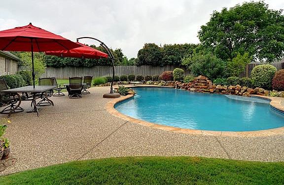 2nd image of 525 Hazelnut Ct