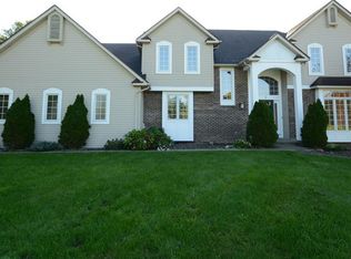 9 Fieldston Grv, Fairport, NY 14450