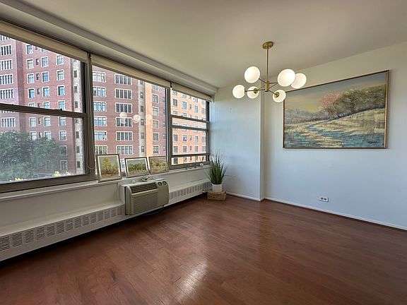 3rd image of 3900 N Lake Shore Dr APT 6B