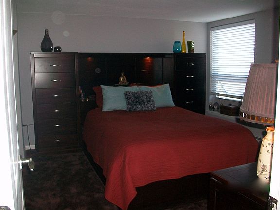 Master Bedroom w/ walk in closet