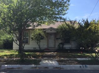 905 Bolivar St, Denton, TX 76201
