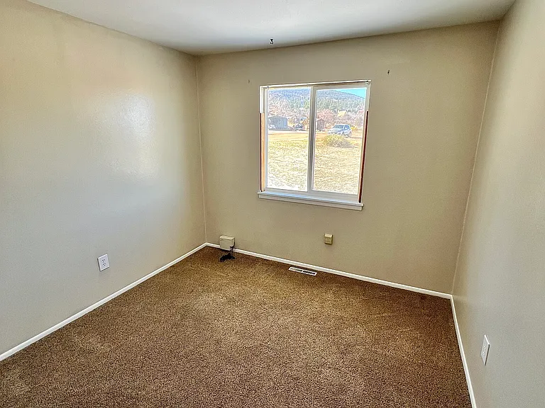 White Antelope Ln — Photo 6
