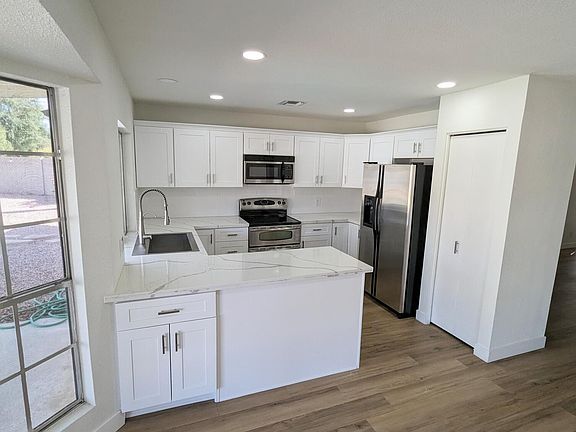 5th image of 1905 N VERANO Way