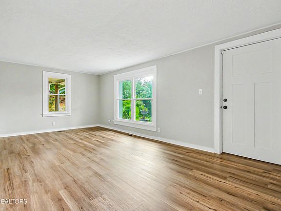 4th image of 207 Bethel Rd