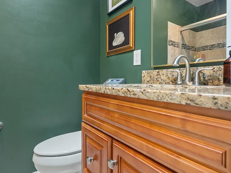 504 Kirkwood Ln — Photo 27