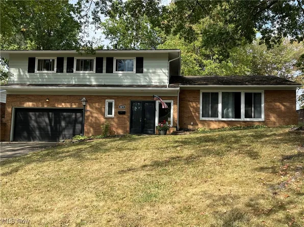 2079 Wyndham Rd, Akron, OH 44313