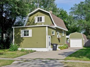 1306 18th St S, Fargo, ND 58103