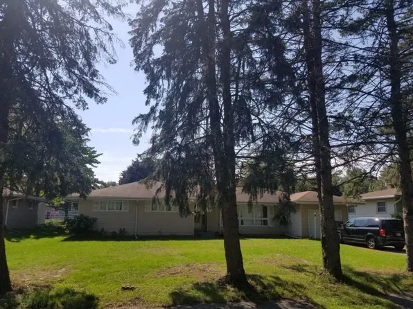 35 McAlester Ave, Hicksville, NY 11801