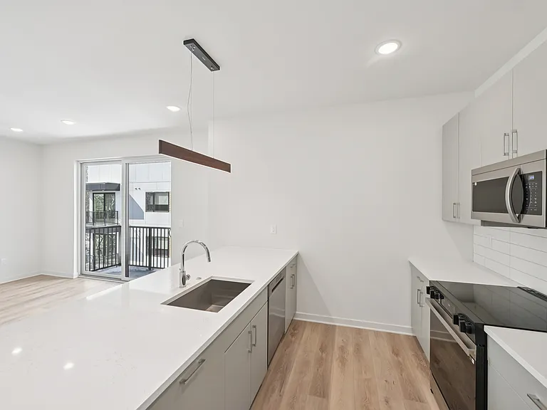 The Jordan Residences — Photo 28