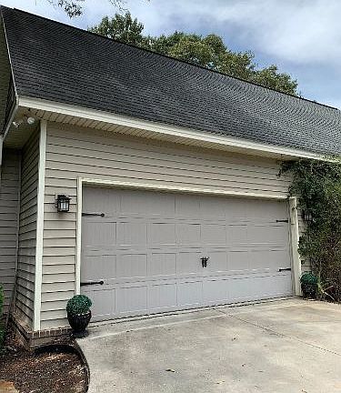 4th image of 9019 Oakfield Dr