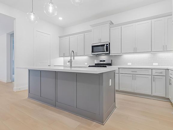 3rd image of 31826 Grand Orchard Ln