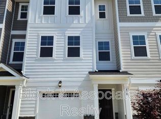 430 Deercroft Dr, Apex, NC 27539