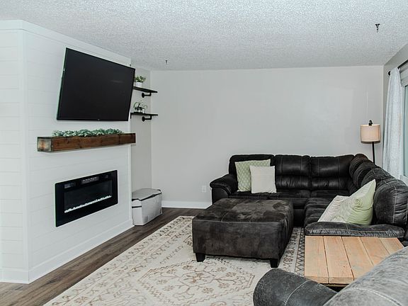 5th image of 101 Britson Cir