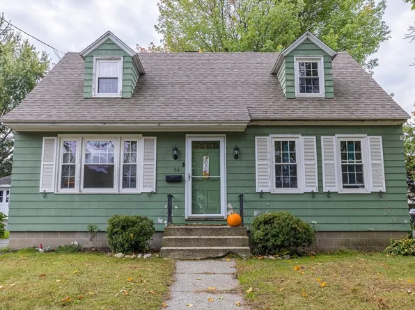 54 Riddell St, Greenfield, MA 01301