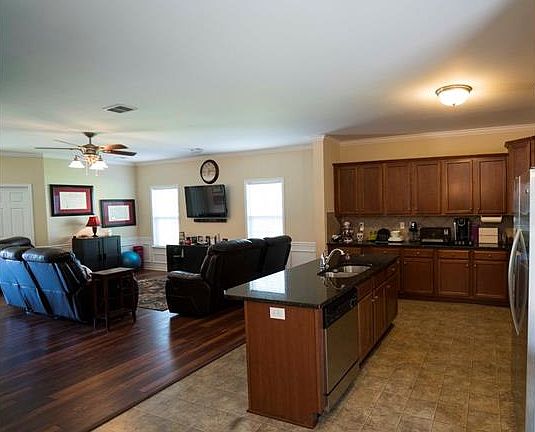 5th image of 2052 Lake Vista Dr
