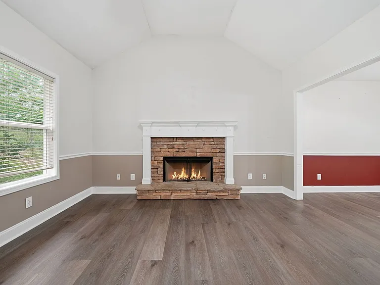 166 Cove Hl — Photo 4
