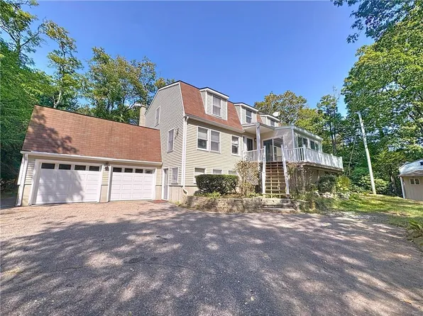 82 Potter Hill Rd, Westerly, RI 02891