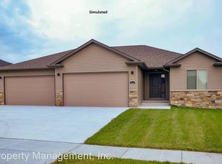 9617 Dutch Mill Ln, Lincoln, NE 68516