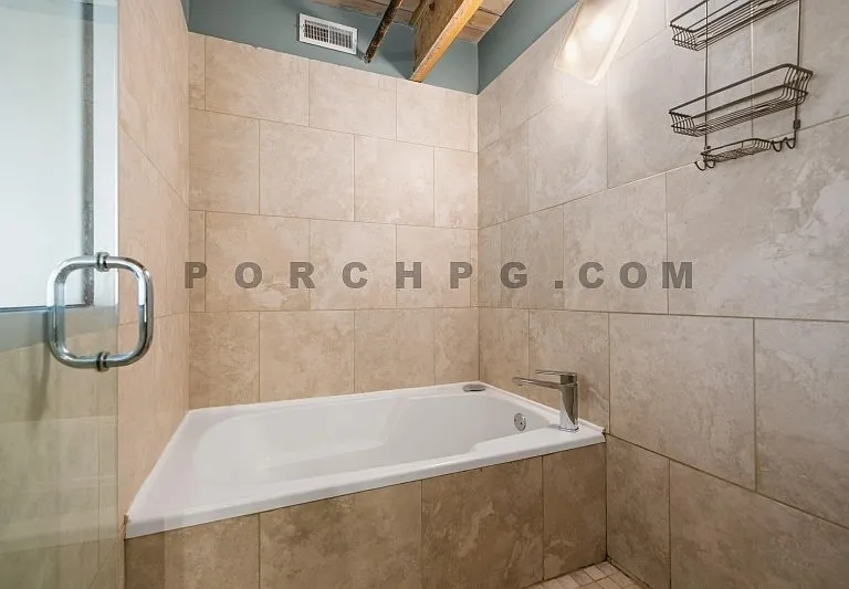 1661 La France St NE #228 — Photo 23