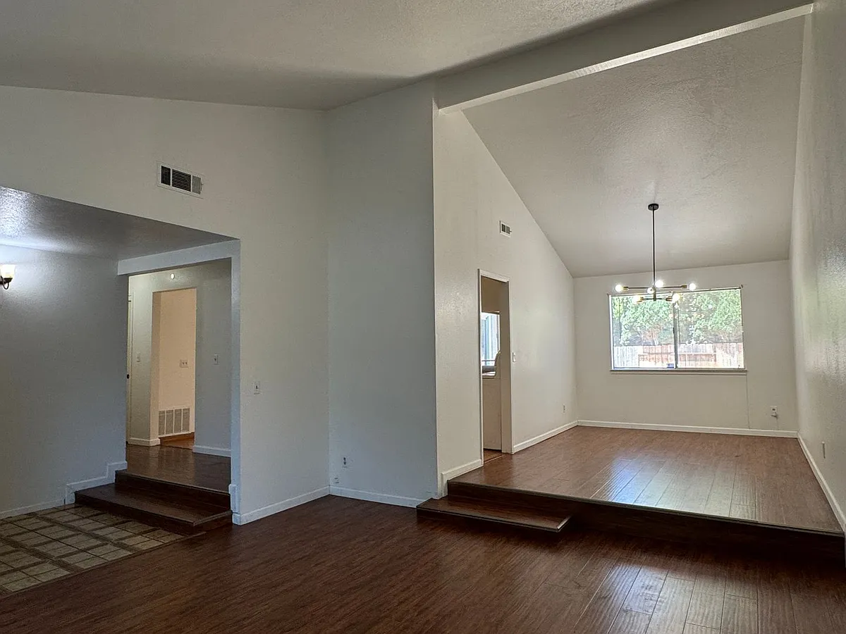 Building Photo - 1621 Wagner Heights Rd