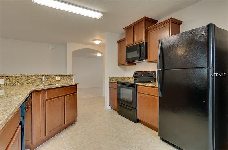 2nd image of 460 Ocho Rios Ave