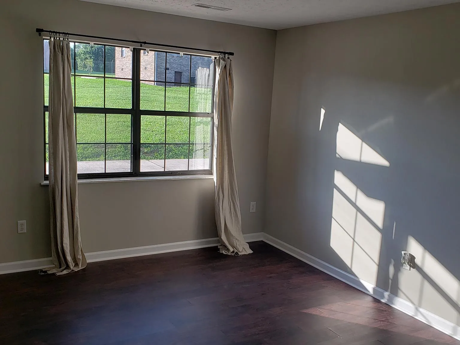 2 bed, 850 sqft, $1,100 — Photo 3