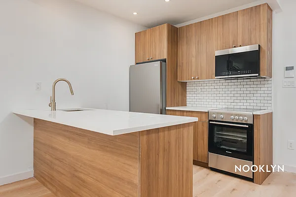 Rented by Nooklyn NYC LLC | media 101