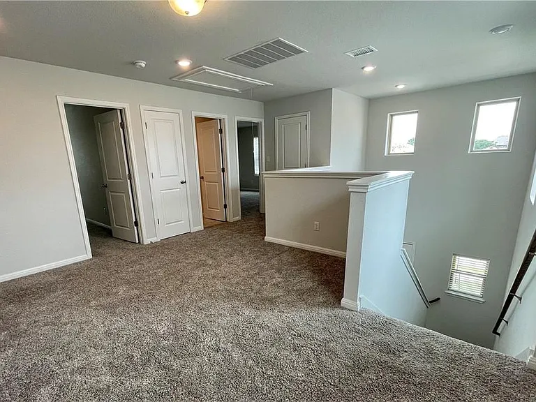 314 Dipprey Ln — Photo 9