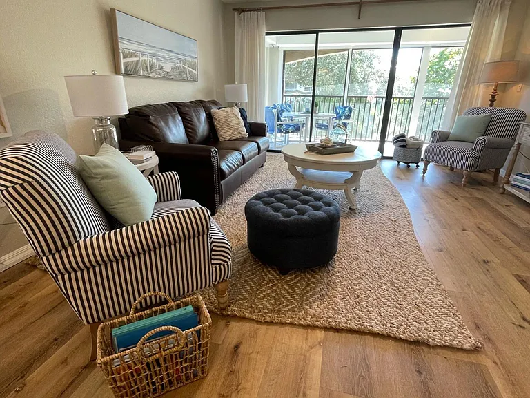 445 Bouchelle Dr #201 — Photo 32