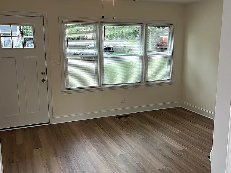 320 Camfield Ct SW — Photo 11