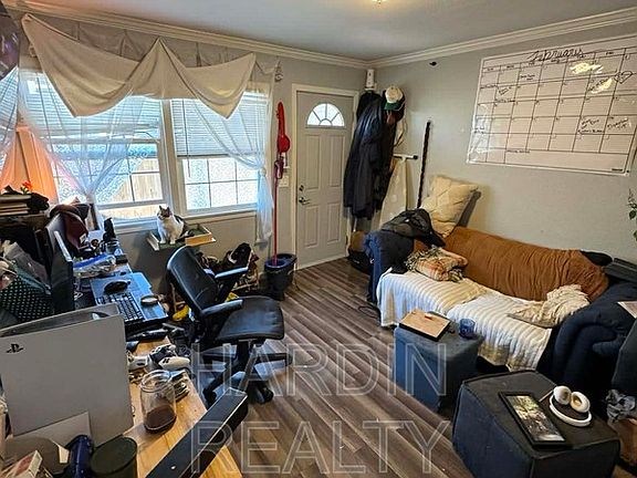 3rd image of 623 James St
