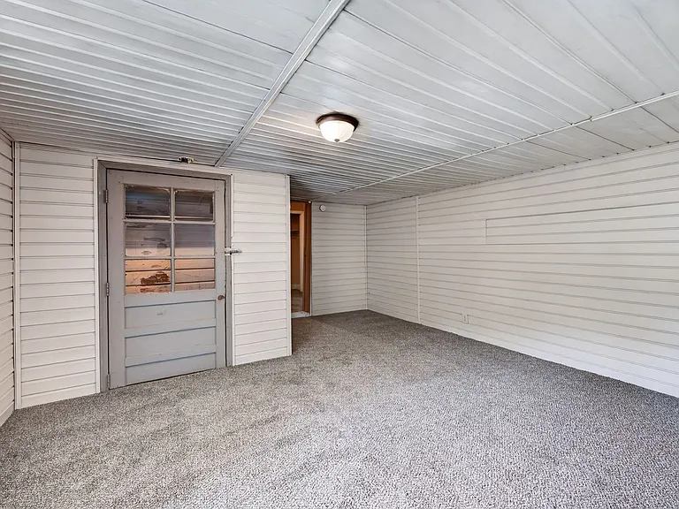 141 W Rossview Rd — Photo 20