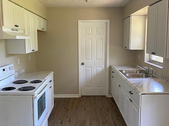 5th image of 1573 Buck St