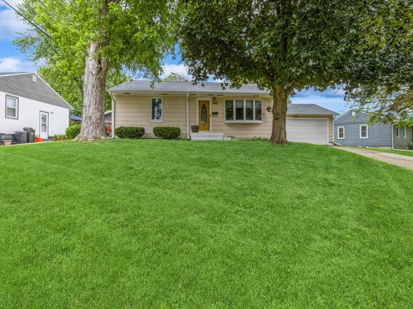 602 E 22nd St S, Newton, IA 50208